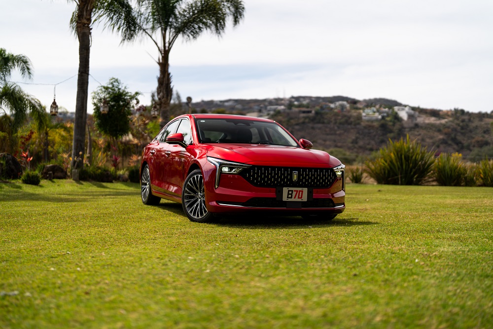 Bestune B70 nuevo sedán mediano con cajuela liftback